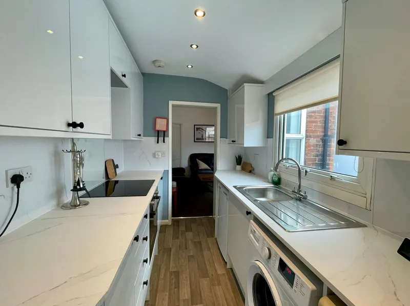 West End 3 Bed Student House // Sept 2026 - Thumbnail 1